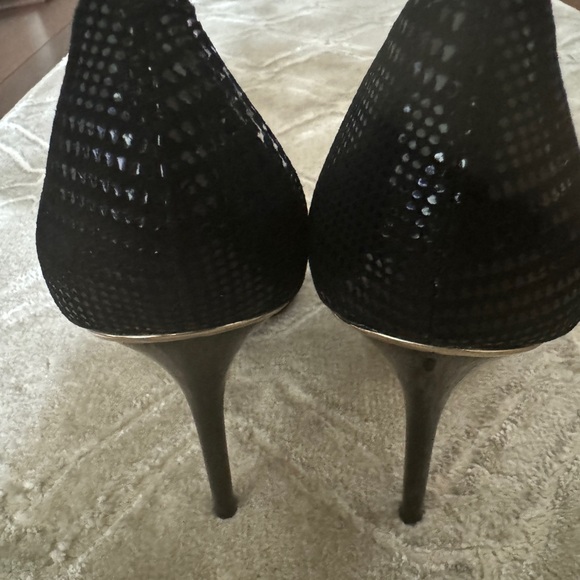 White House Black Market Black Houndstooth Pattern Heels - Picture 6 of 11